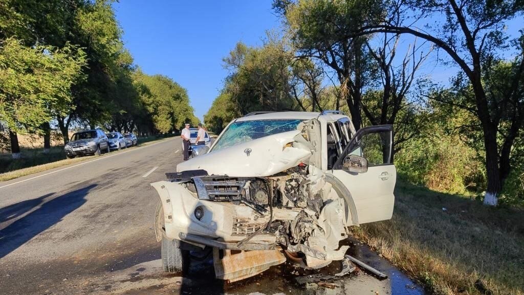     В Ипатовском округе в аварии пострадали два человека. Прокуратура проводит по данному факту проверку, сообщили в пресс-службе ведомства.