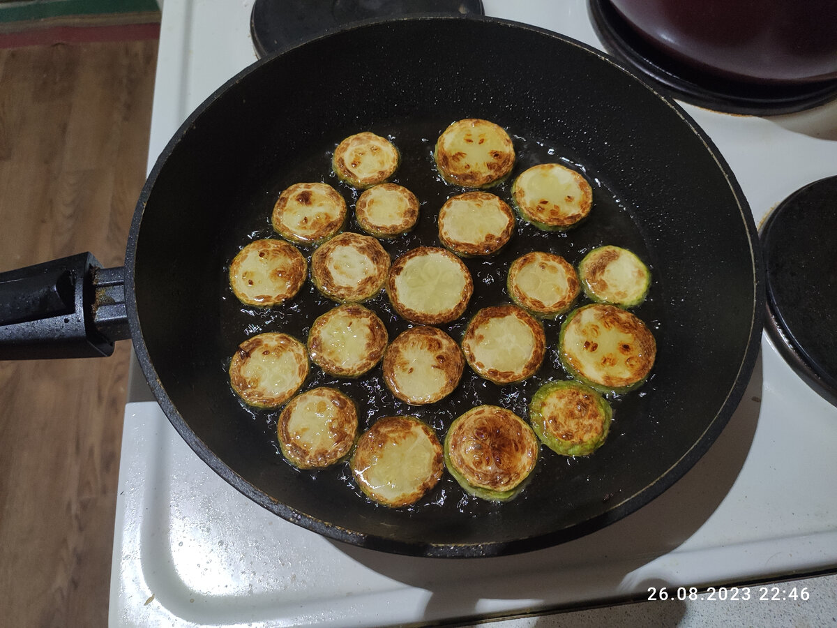 Жареные кабачки кружочками на сковороде