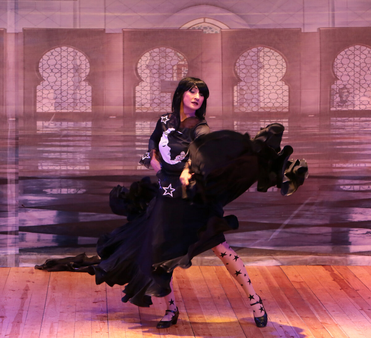 Танец «Легенда о сыне Луны» на III открытом фестивале коллективов и соло-исполнителей восточного танца «Гранд - Беллиданс». Центр культуры и искусств «Авангард», 19 февраля 2017 г.