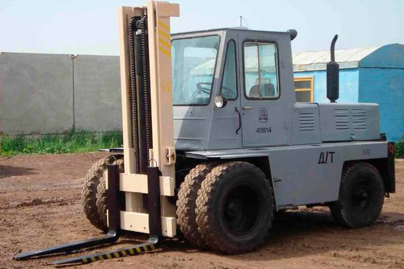 Вилочный погрузчик времен СССР