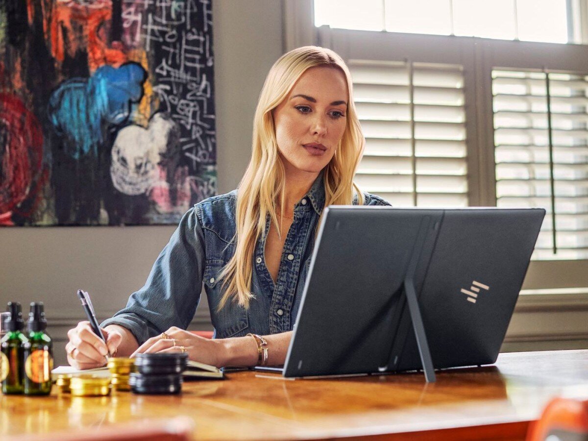    HP Spectre Fold — ноутбук-планшет с гибким экраном почти за полмиллиона рублей