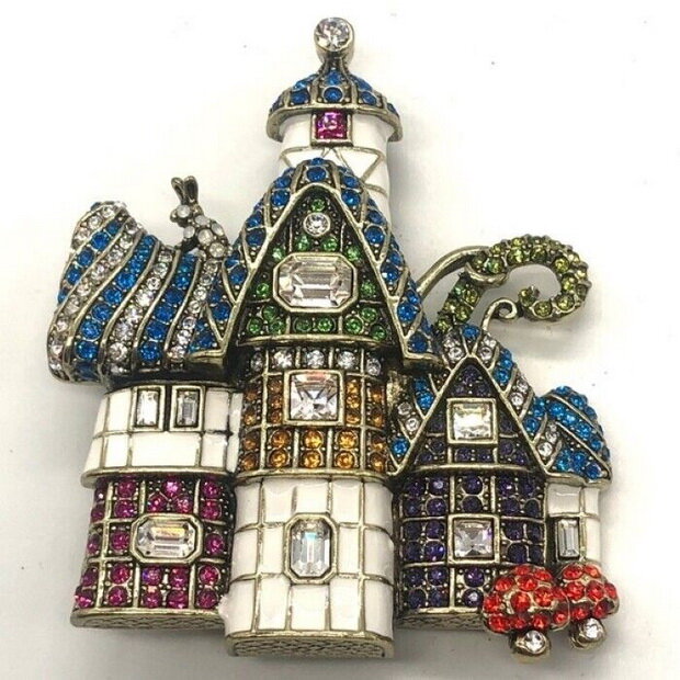 Брошь The Witzend Cottage от Хэйди Даус