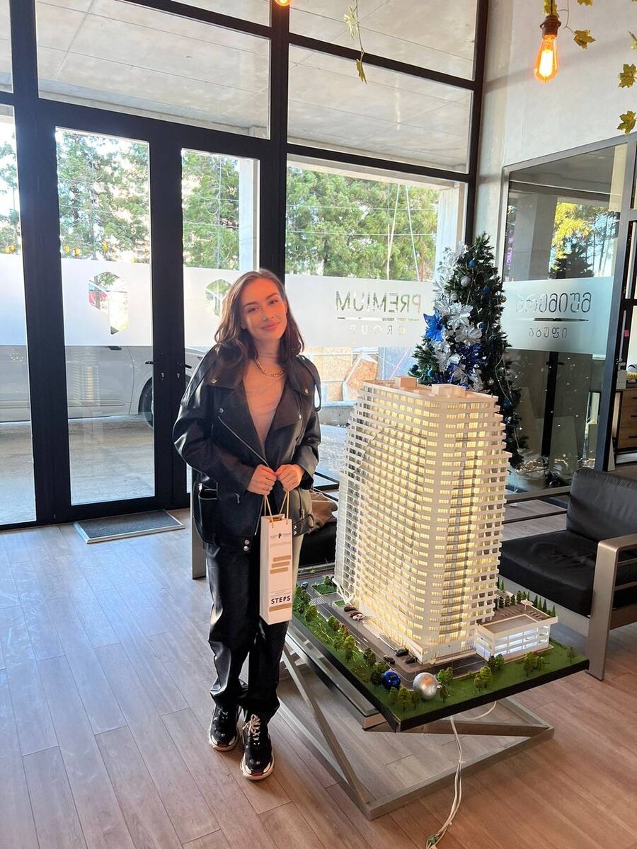 Помимо вина застройщик подарил нам подарок 🎁 за $7000