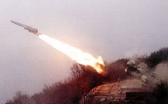 Пуск противокорабельной ракеты "Прогресс" комплекса "Утес"