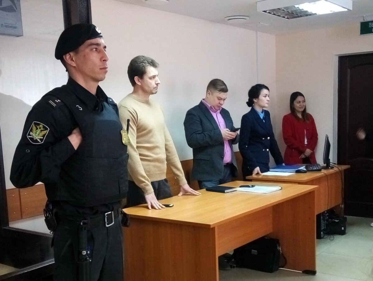 10:44 25 Апреля 2018 | 7574 
Автор: Денис МЕЛЬНИКОВ
Все материалы автораВ Уфимском районном суде только что завершилось заседание по уголовному делу о неуплате Александром Филипповым налога с продажи компании. Фото: Нурия Фатхуллина