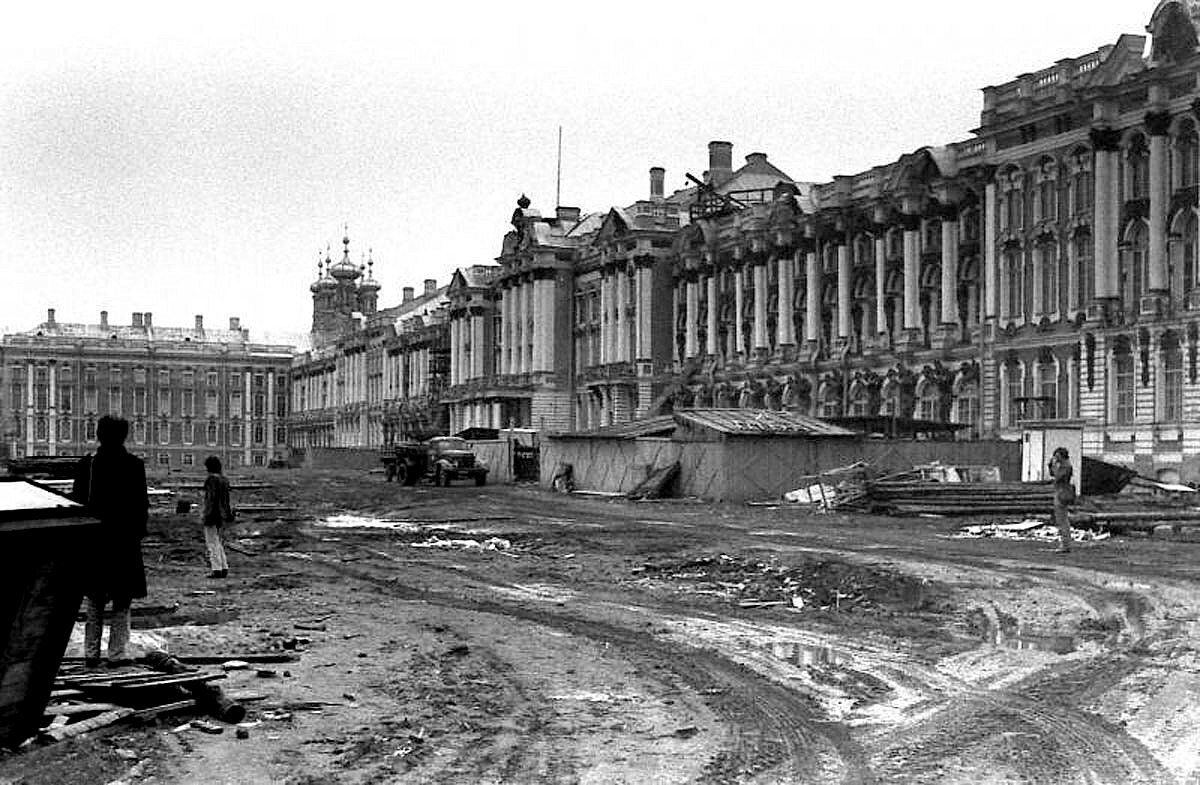 Catherine Palace 1944/2016. First antechambers Russian history, Romanov palace, 