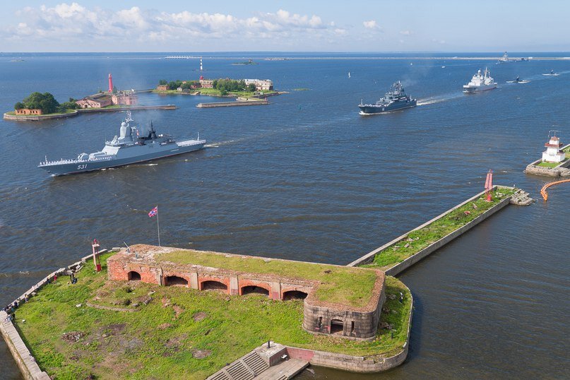Главный военно-морской парад в Кронштадте