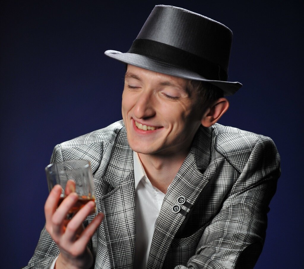 На фото: актёр театра и кино Михаил Лукичев.