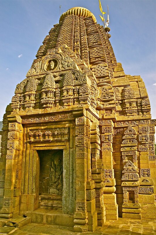 
Один из немногих сохранившихся до наших дней на территории Северной Индии храмов Шивы 9 -11 вв. н.э., местечко Банджара (Банджаура). 
