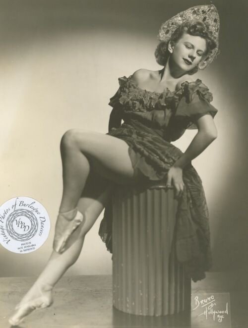 Irma Lee, burlesque dancer