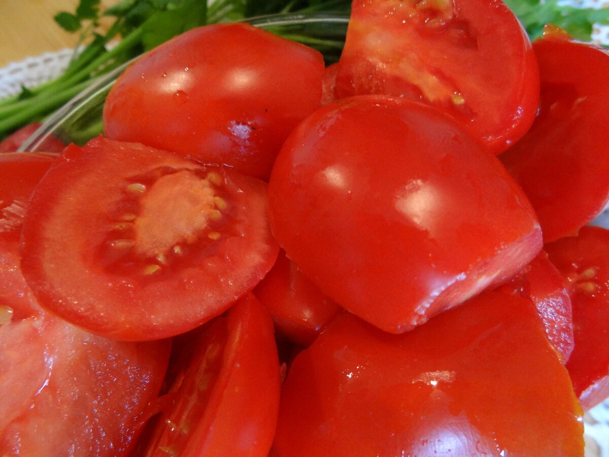 Нарезка помидоров на салат