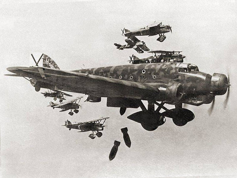 Немецкие самолеты в небе над Мадридом, 1936