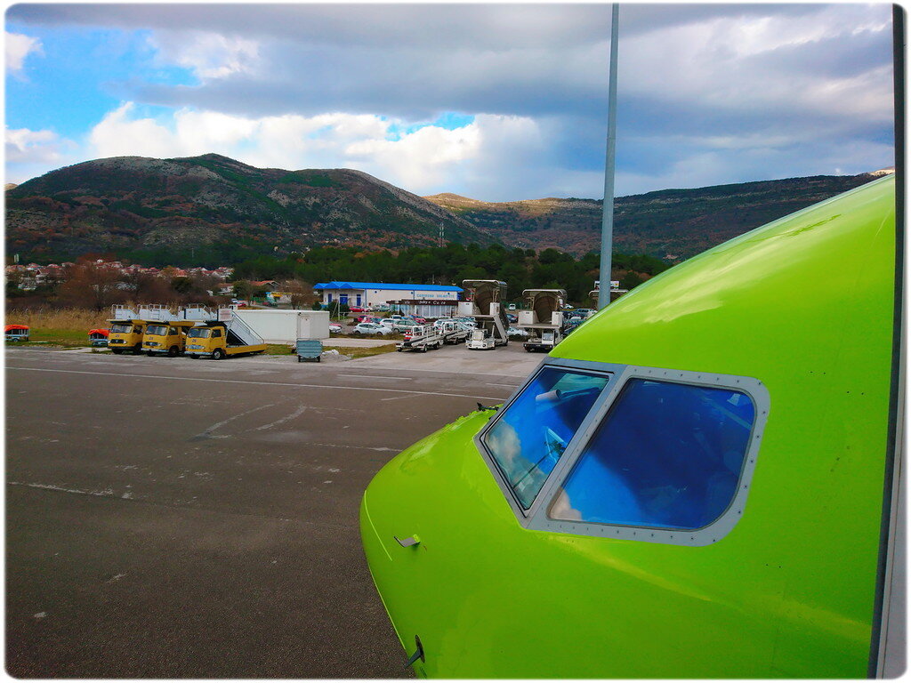 Та самая "парковка", взволновавшая частолетающего пассажира s7, удивившая представителей и даже нас.