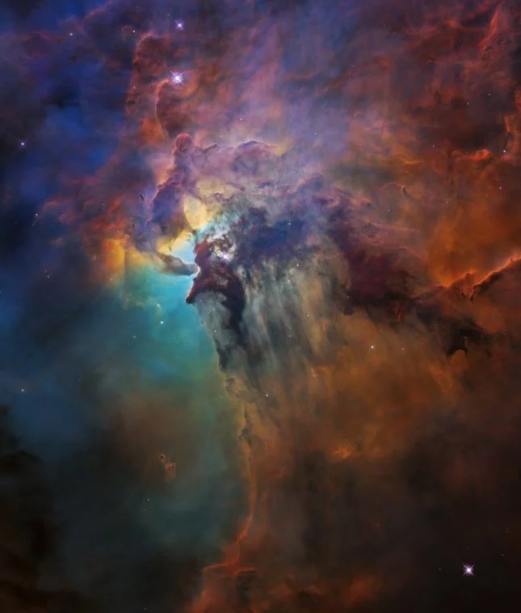 https://s.hi-news.ru/wp-content/uploads/2018/12/Lagoon_Nebula-650x765.jpg.Снимок туманности Лагуна – области звездообразования, расположенной примерно в 4000 световых лет от Земли. Изображение в видимом спектре было получено космическим телескопом «Хаббл» 