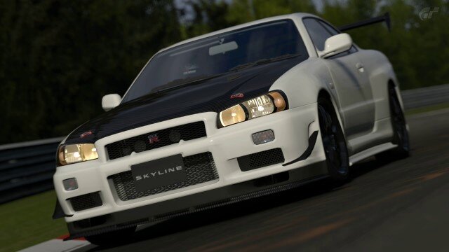  Полный привод, мотор 2.5 литра.
