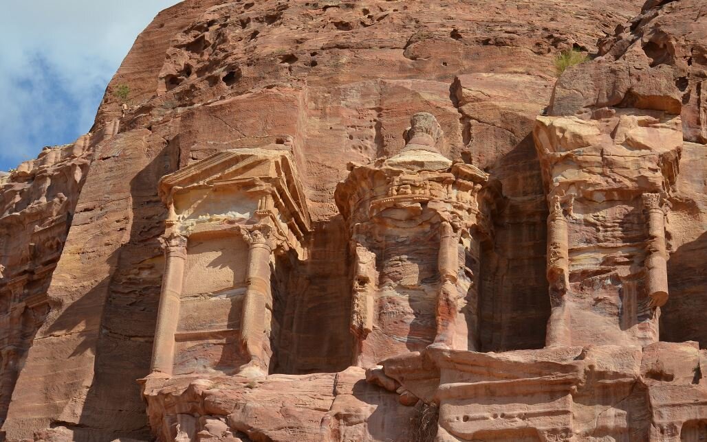 Храм в скале в иордании