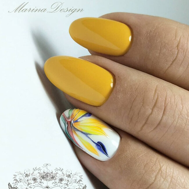 Яркий весенний маникюр от Marina Design