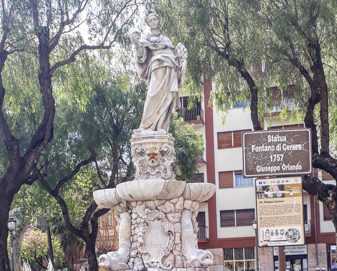 Грустная Тапаллара на своем посту