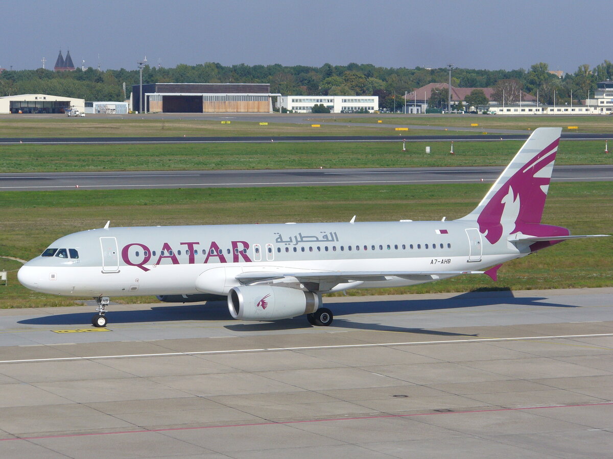 Airbus A320 Qatar Airways                                                                                                                                     /Per aspera ad Astra [CC BY-SA 3.0 (https://creativecommons.org/licenses/by-sa/3.0)]