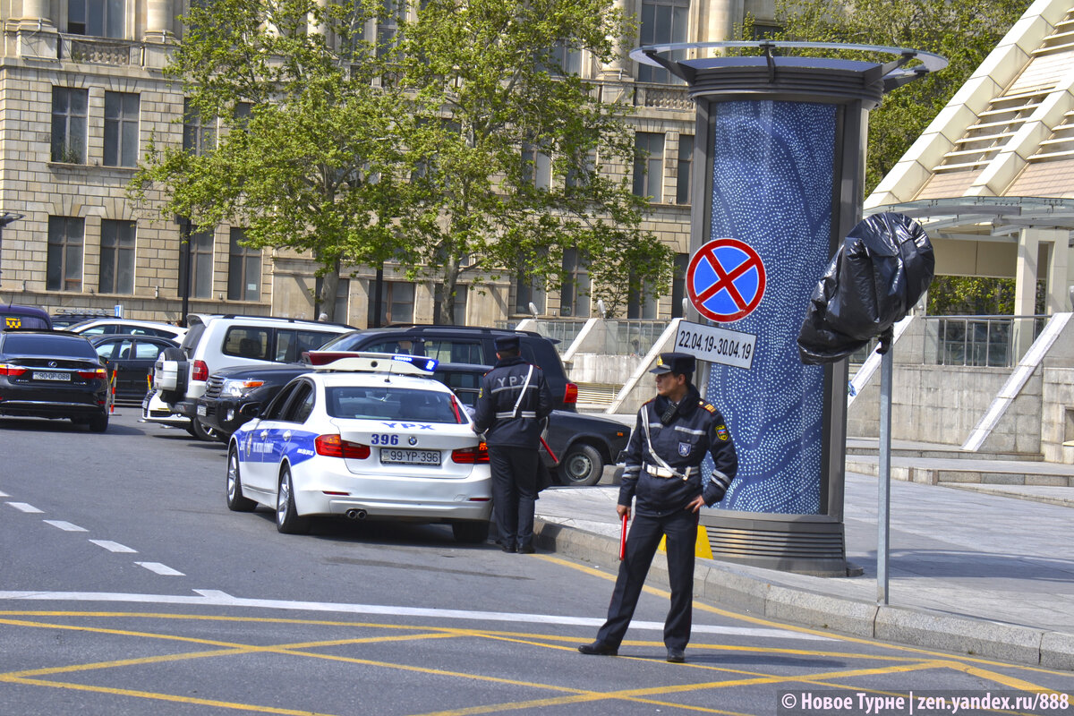 Разгар подготовки города к «Формула 1», вся центральная часть Баку переведена на ручное управление трафиком