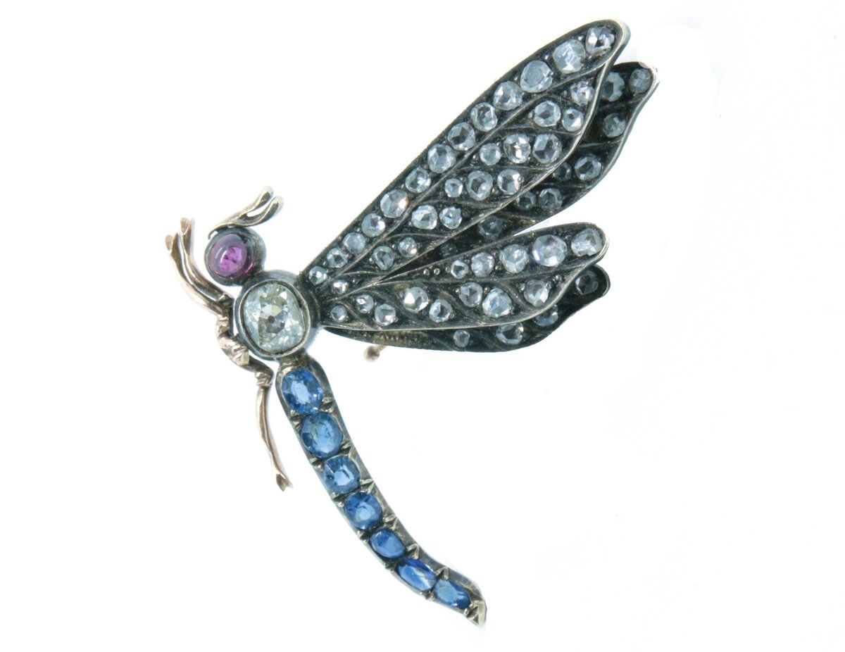 Рене Лалик особенно любил украшения в виде стрекозы