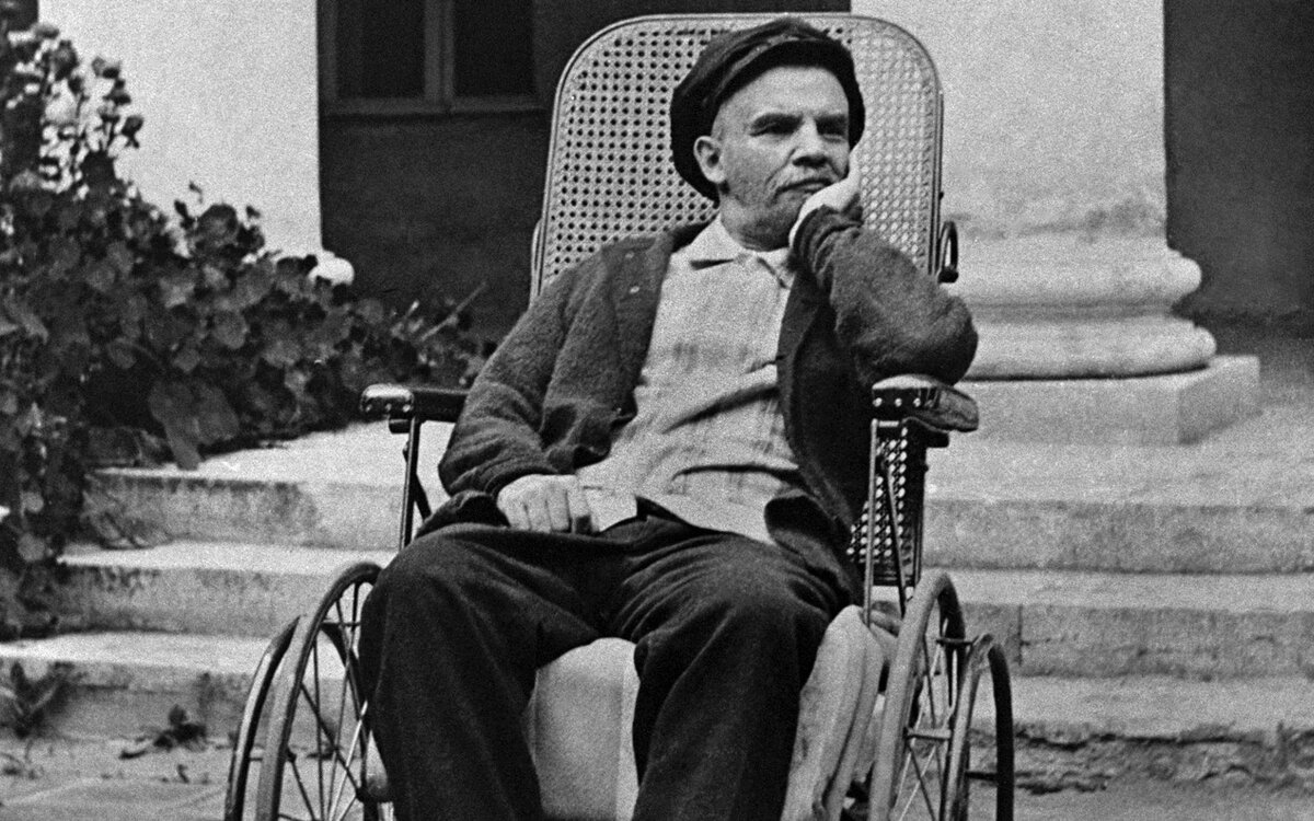 Ленин во время болезни