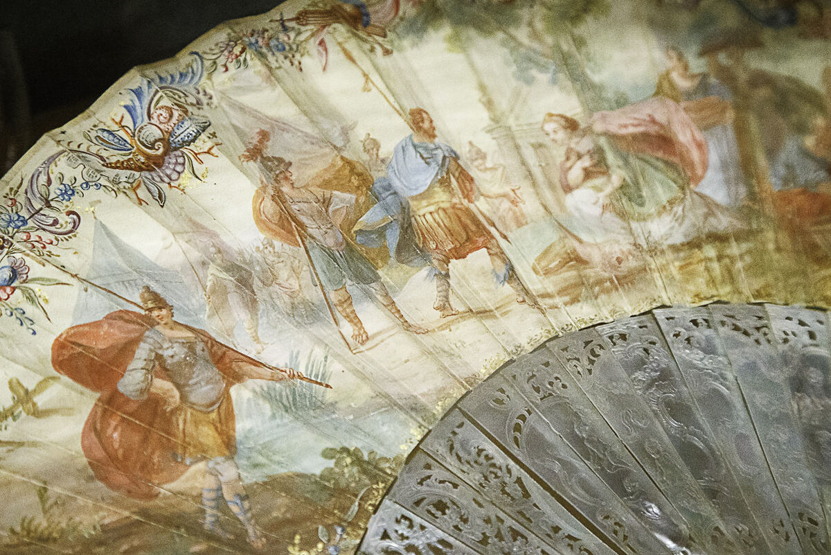 Веер-плие "Приношение Авигеи" с росписью Никола Ланкре. 1720-е годы 