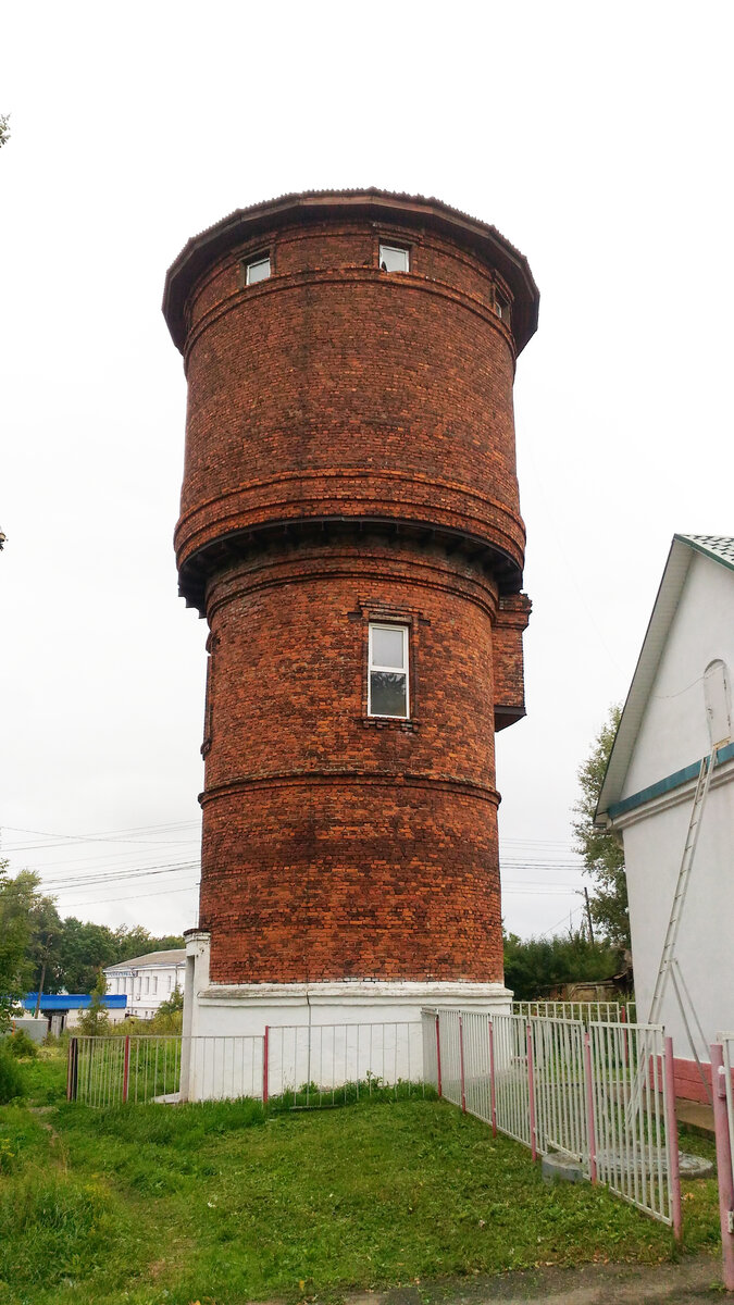 Водонапорная башня возле вокзала