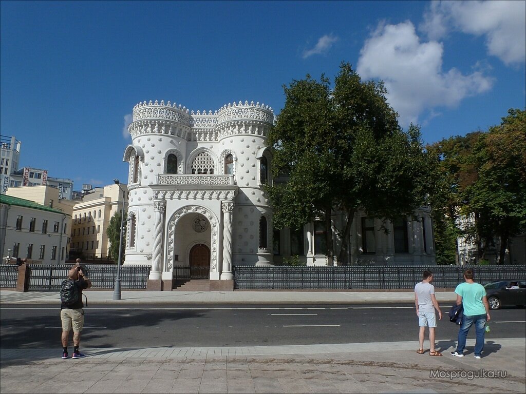 Самый известный дурак Москвы | Моспрогулка | Дзен