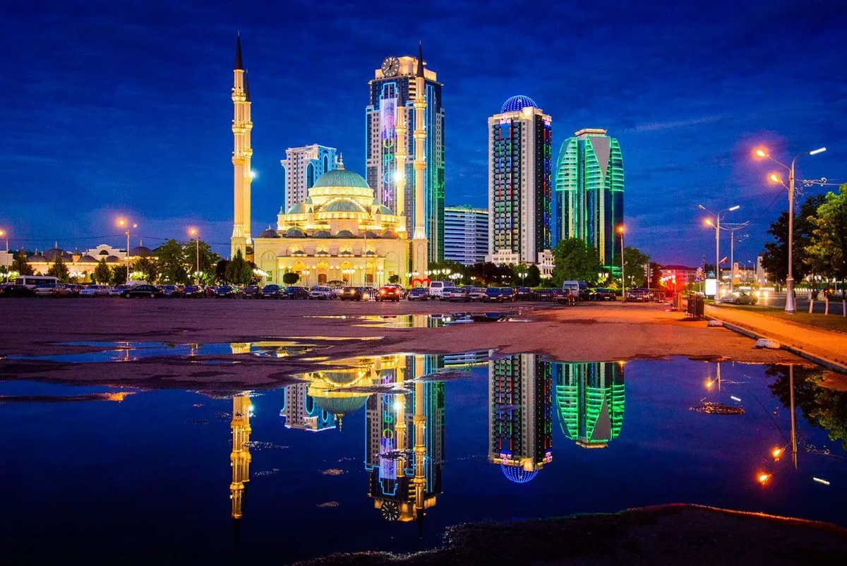 Какие города чеченской республики. Республика Чечня город Грозный. Столица Чеченской Республикой город Грозная. Грозный 2022 город. Грозный Сити мечеть.