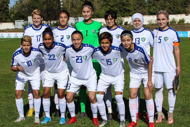 Женская сборная Узбекистана. Фото с сайта Sports.uz 