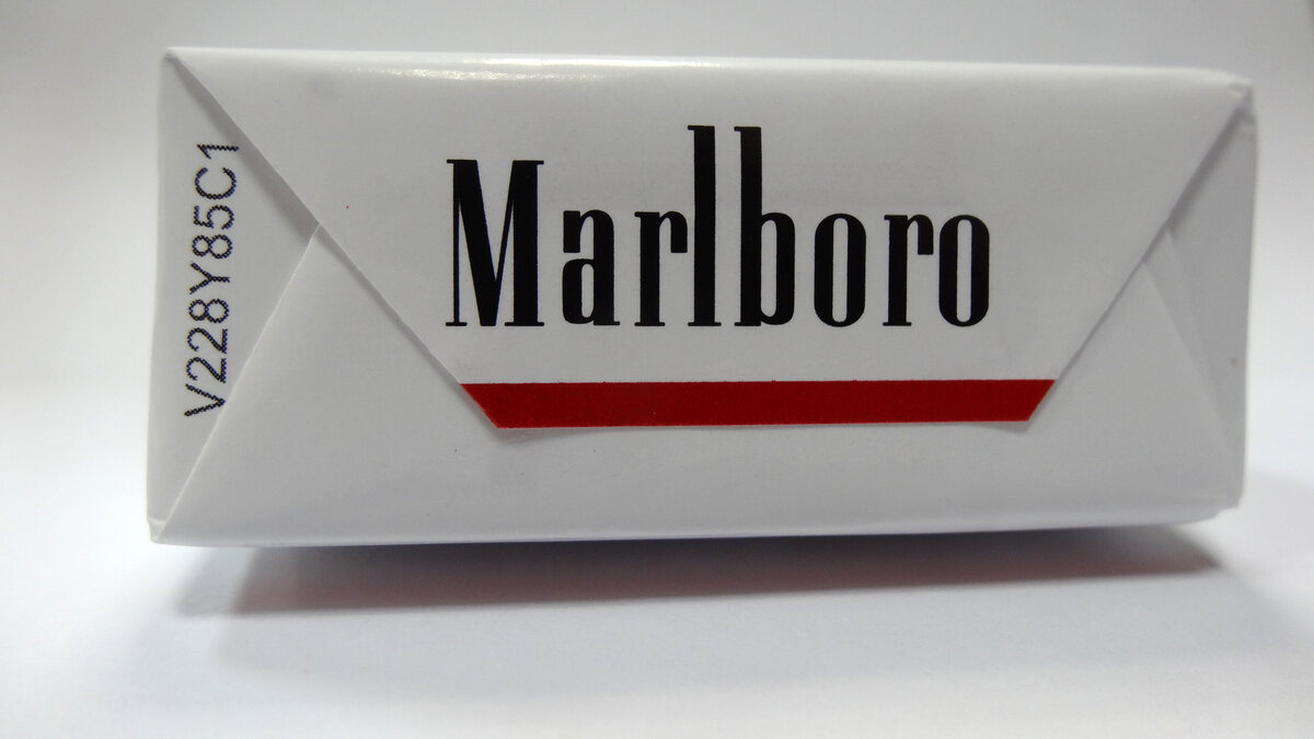 Американские сигареты мальборо. Сигареты Marlboro Red. Сигареты Мальборо в мягкой пачке американские. Marlboro Red мягкая пачка. Мальборо красный мягкая пачка.