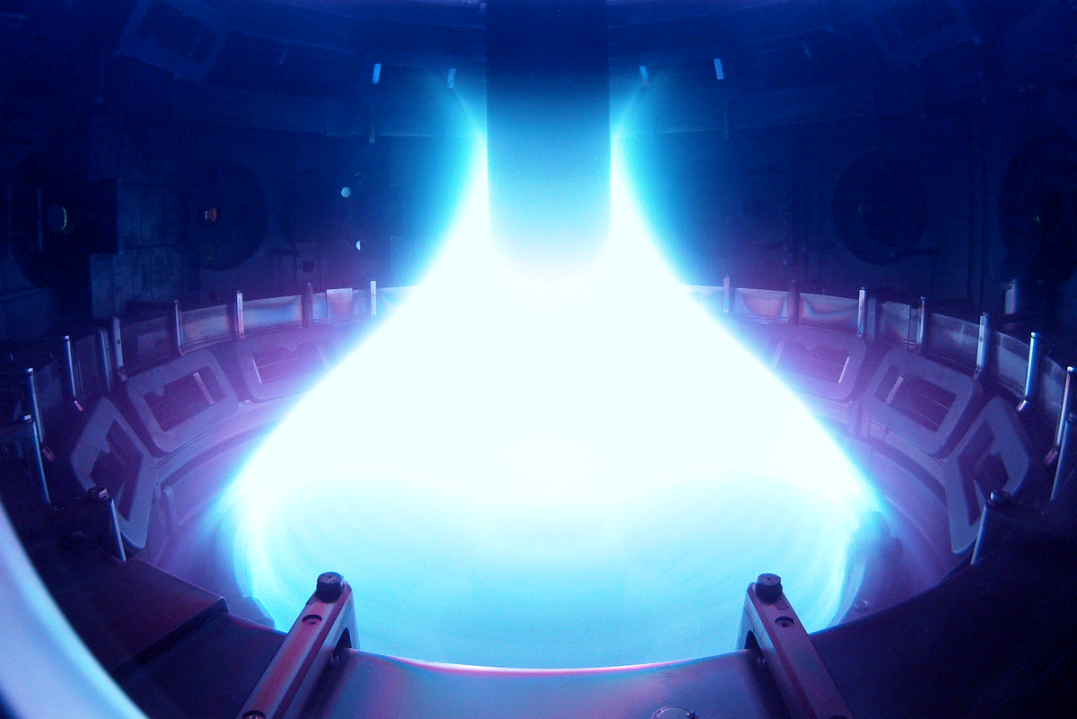 энергия плазмы. термоядерный синтез картинки. токамак. Lockheed martin t4b reactor. Plasma fusion.