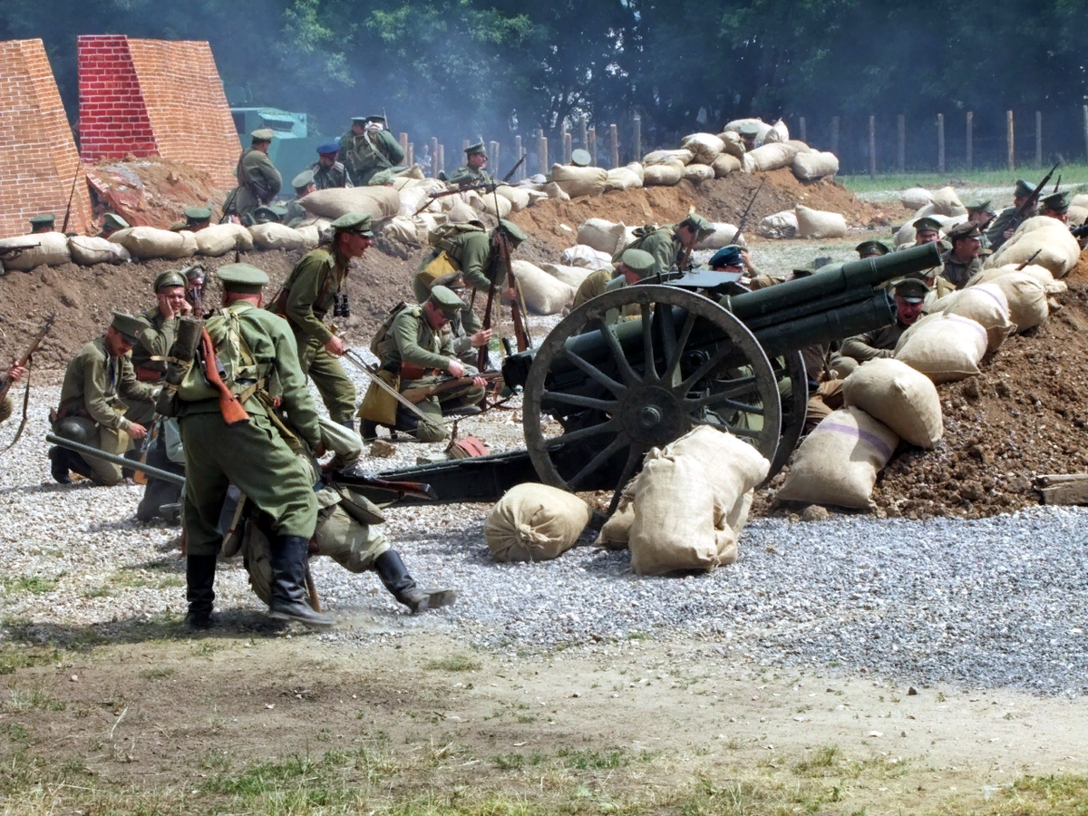 Атака штурм крепости. Крепость Осовец 1914. Штурм крепости Осовец 1915. Оборона Осовец атака мертвецов. Оборона крепости Осовец.