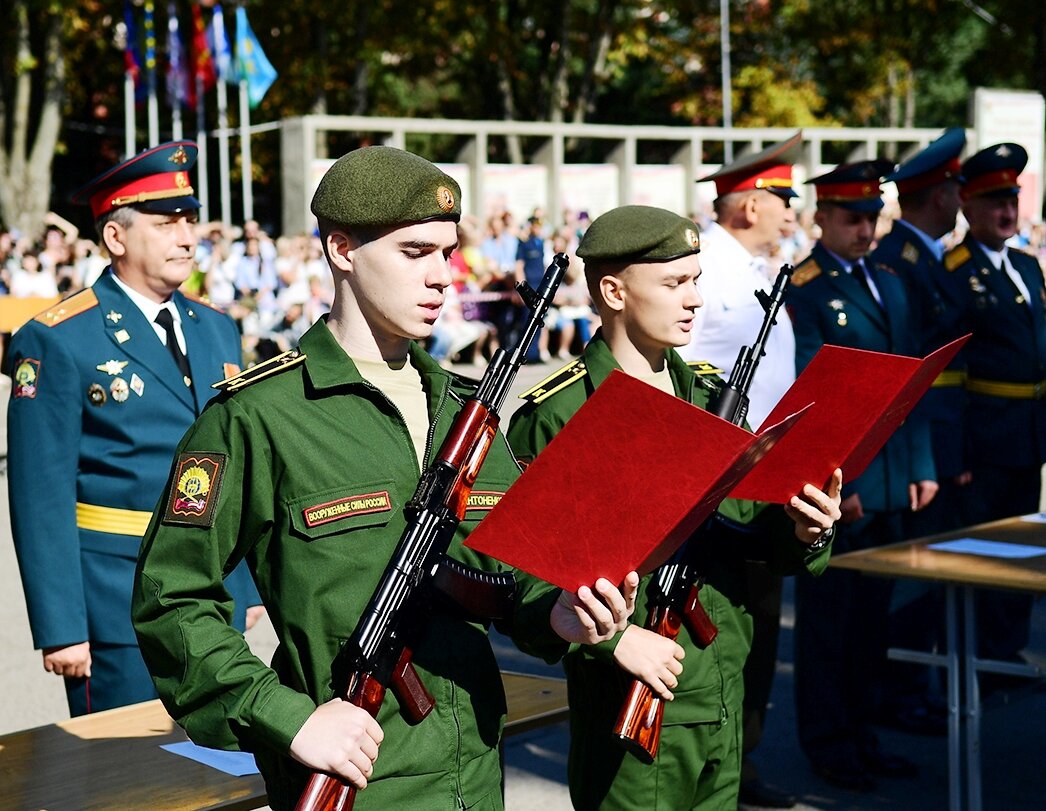   Психология поведения офицера формируется в военном училище в несколько этапов.