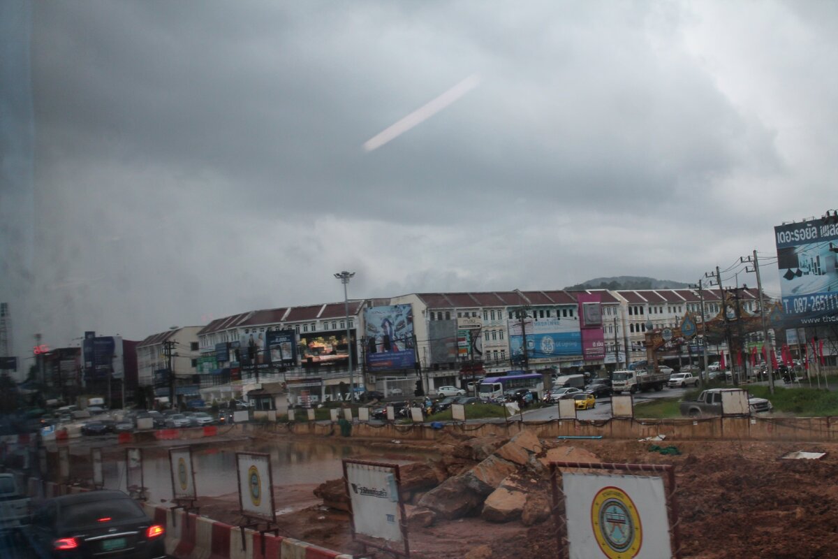 Аляпистая "архитектура" Пхукета