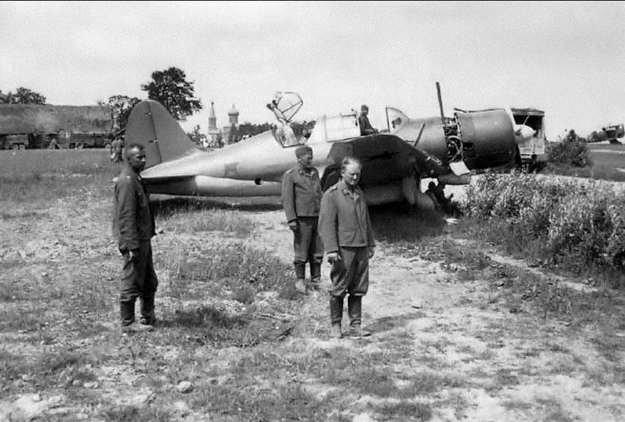 Аэродром батайск. Су-2 бомбардировщик. Су-2 1941. Военный аэродром ВОВ. Белоруссия 1941 аэродромы.