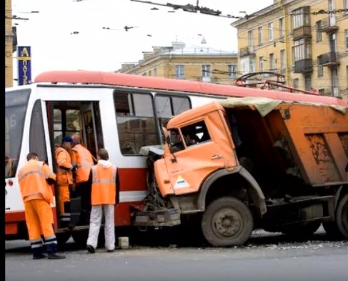 Подобная авария произошла с нашим КамАЗом.