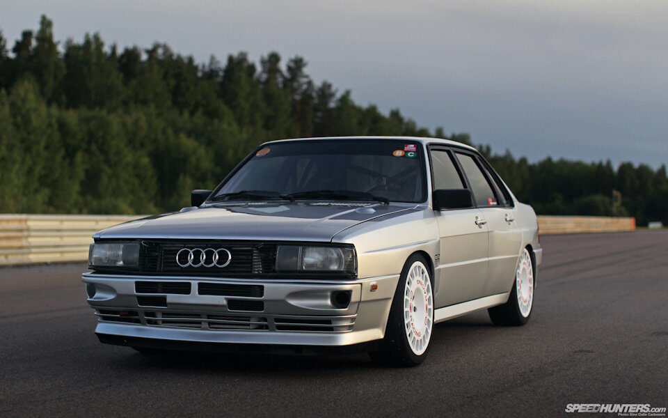 В 1989 году (1990 модельный год) автомобиль получил новый кузов Typ 8A, внешне этот кузов мало чем отличался от предыдущей модификации Typ 89, например новый кузов имел более узкие резиновые молдинги вдоль борта. Наиболее заметные изменения произошли в подвеске: стойки стабилизатора, в передней подвеске, теперь имеют шарниры и связывают стабилизатор поперечной устойчивости с амортизационной стойкой.