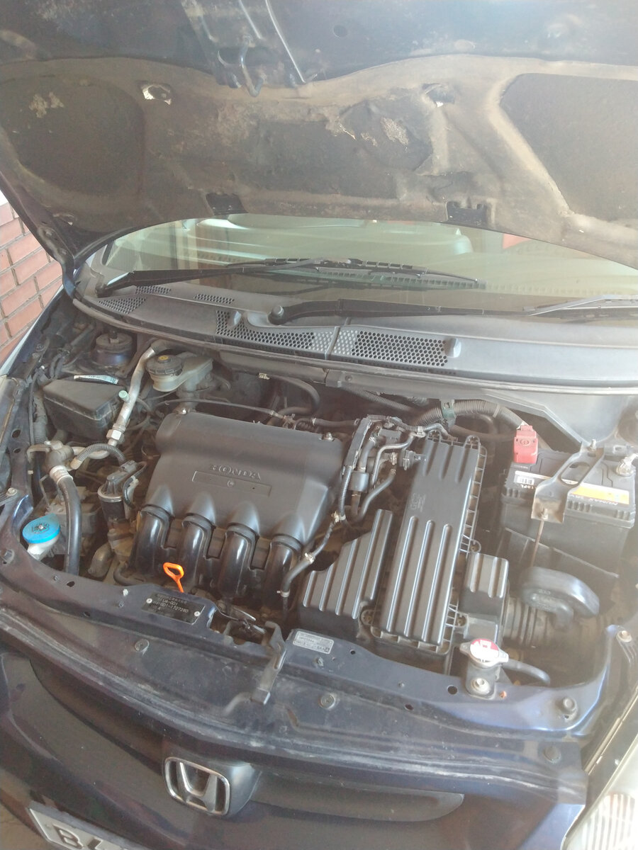 Моторный отсек Honda Fit