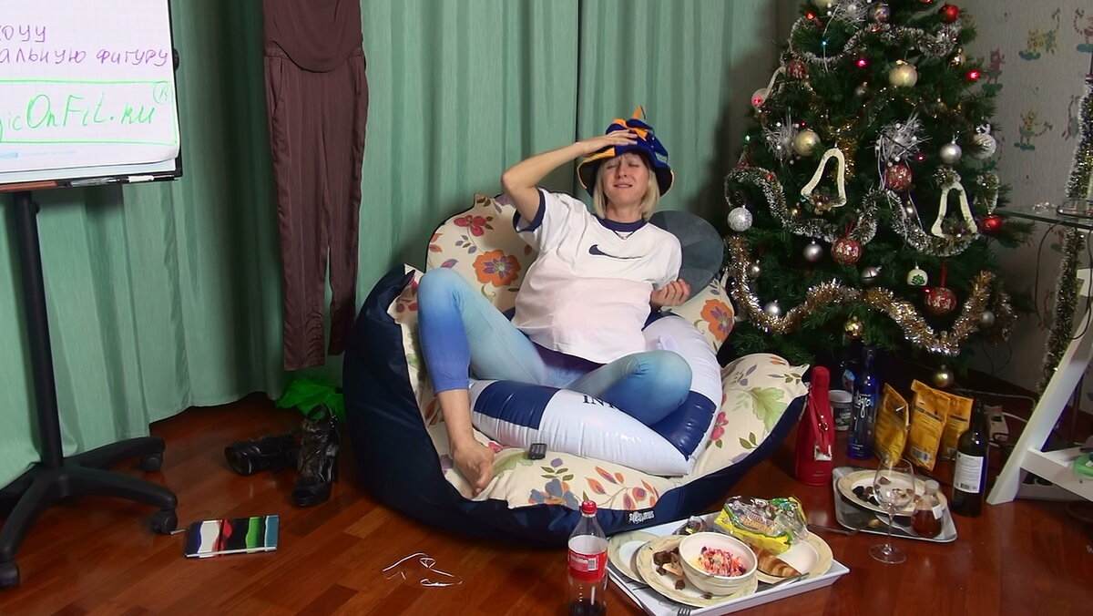 "Что я снова делаю?" "Ем и жалею себя, ем и ругаю, снова заедаю.., мне же и так плохо..когда же это закончится?", - узнаете такую саможвачку?