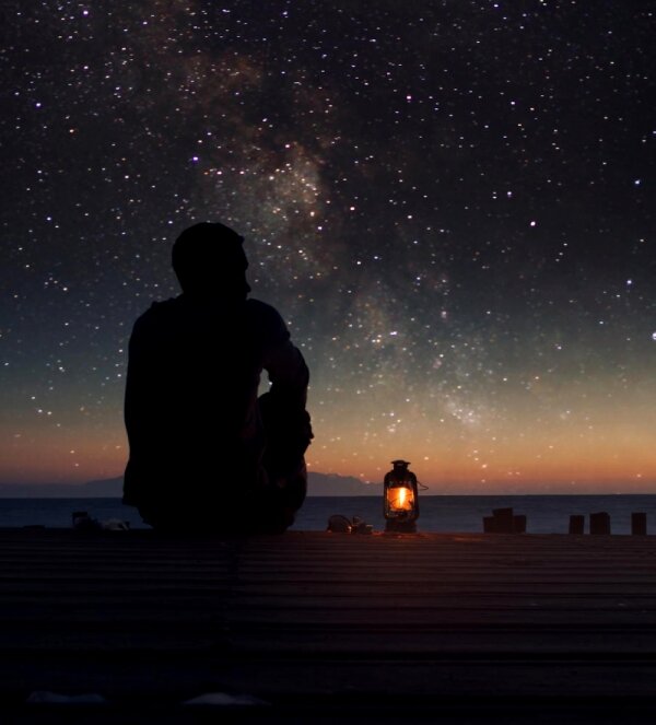 В нашей жизни появляются люди не просто так. Мы слышим советы  от людей  и только мы решаем стоит нам к ним прислушиваться или нет.