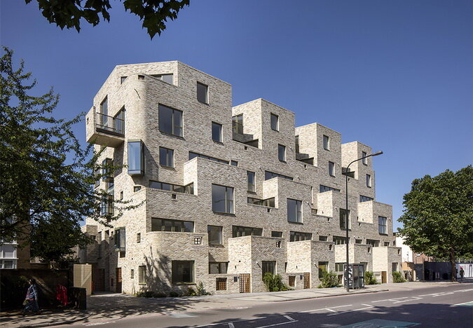 Вид с улицы на новый дом