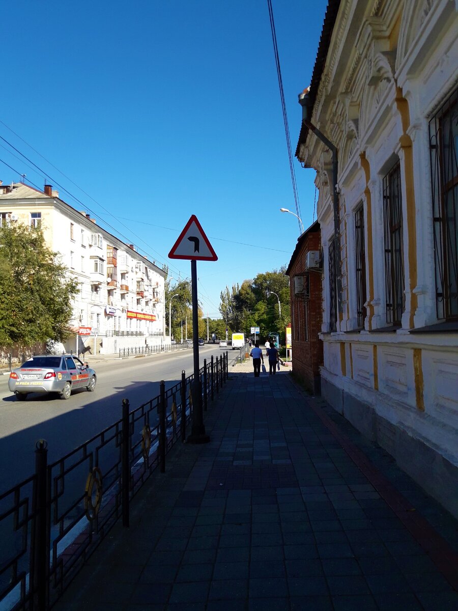 Прогулка по городу-герою Керчи, старые здания, парк и набережная