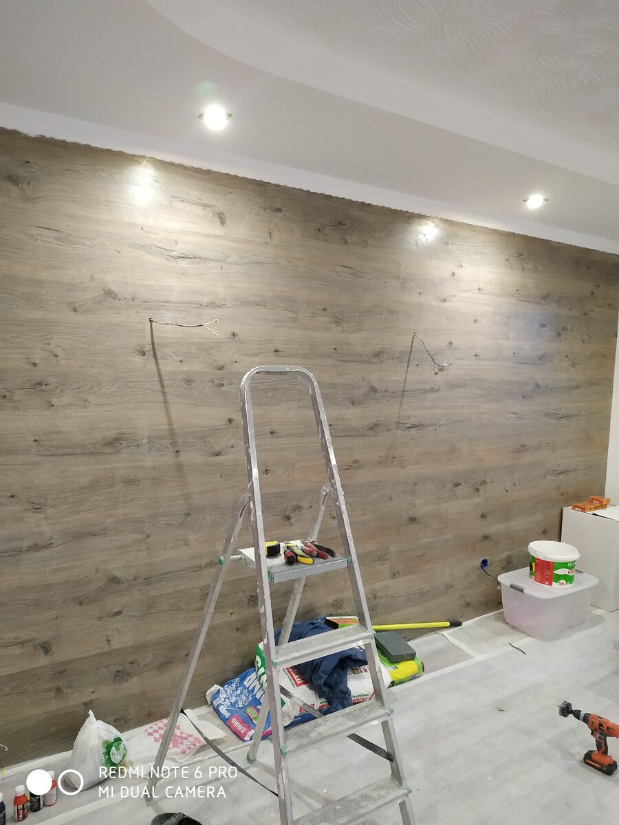 Стена в комнате