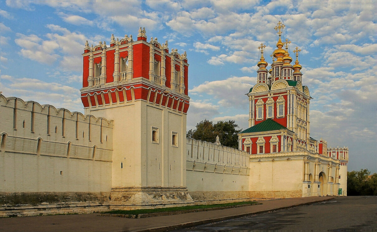 Лавр в москве