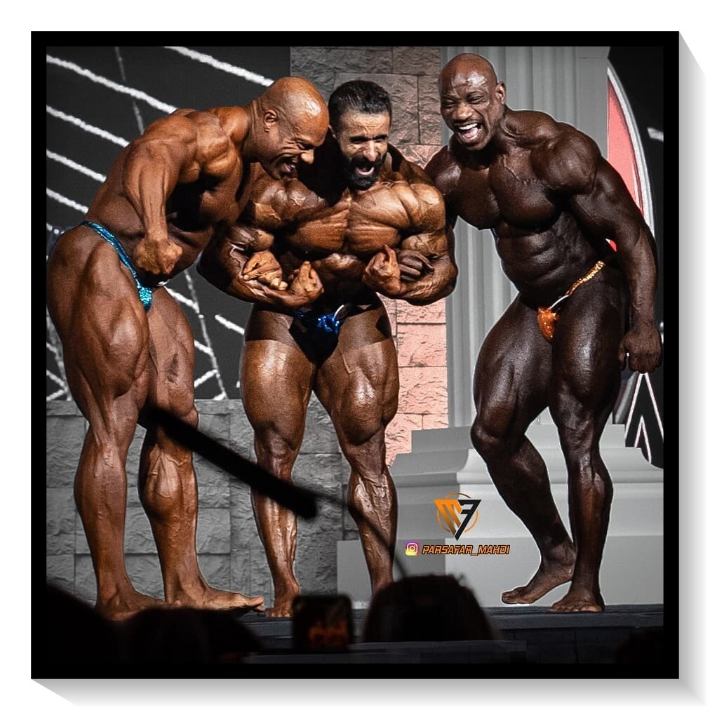 Фил Хит, Хади Чупан и Декстер Джексон во время поуз-дауна на «Олимпии» 2020 года. Фото: @parsafar_mahdi