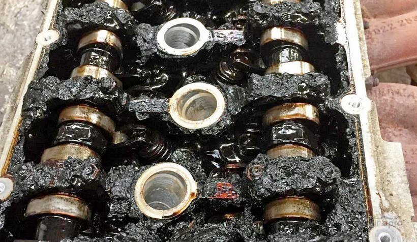 Двигатель, на котором вовремя не заменили моторное масло