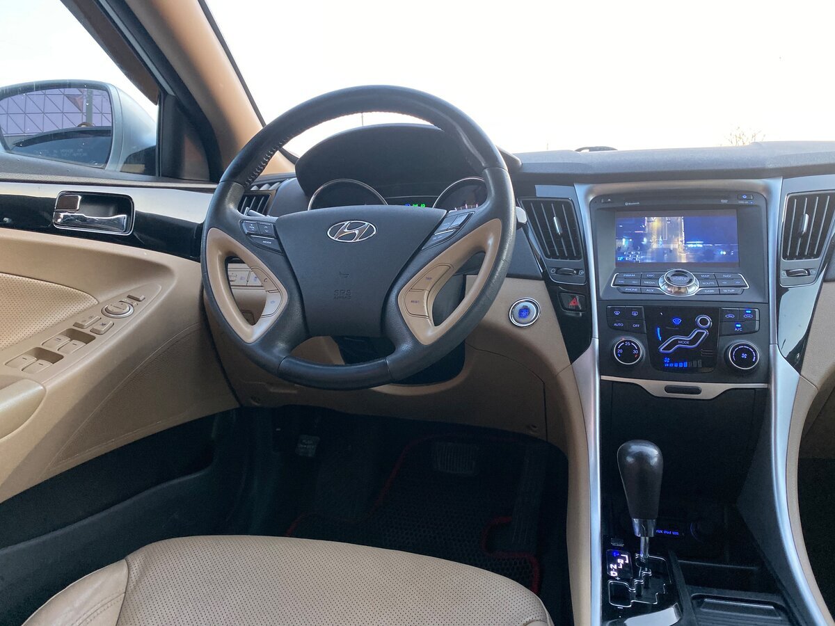 Нашёл свежий седан бизнес-класса по цене Lada Vesta. Источник иллюстрации - auto.ru