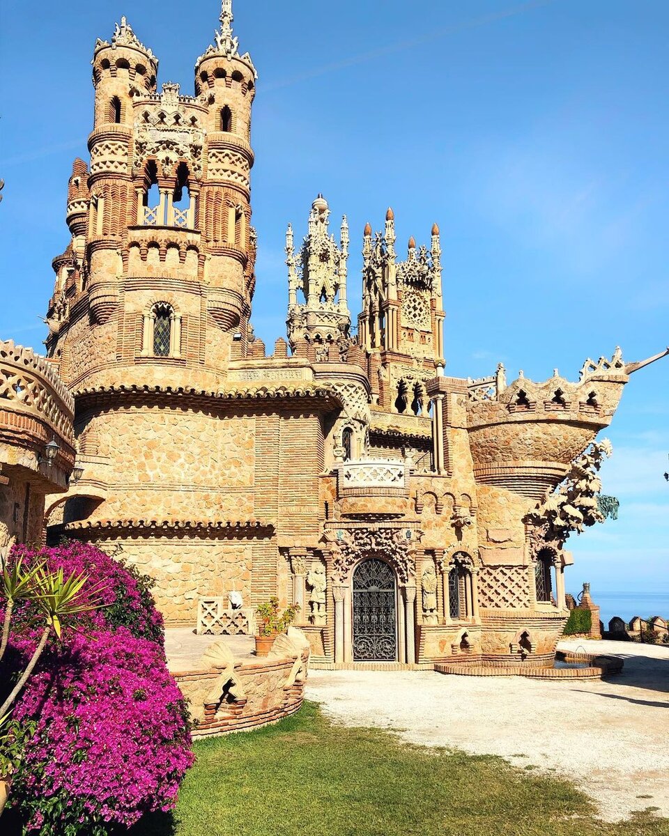 Кастильо-де-Коломарес, Испания